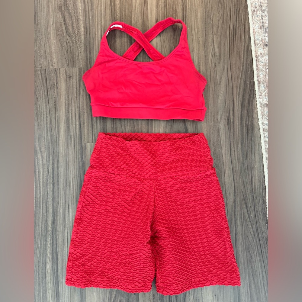 Booty by Brabants Set in Cherry